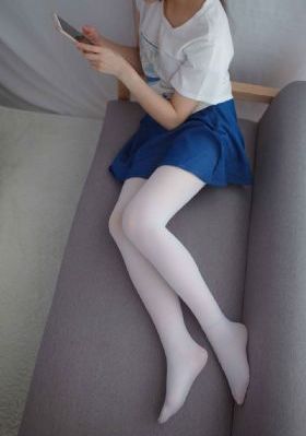 《年轻的秘书》电影_4K免费高清观看