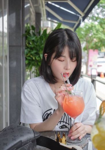 善良的女秘书的目的_4K在线视频播放