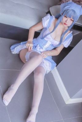 亲嘴舌头伸进去摸她的胸_1080P在线观看电视